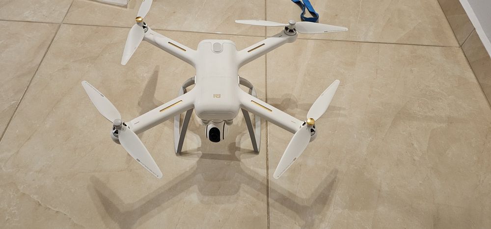 Drona Xiaomi Mi Drone 4K + Samsung Galaxy A40