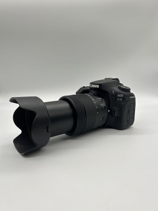 Aparat Foto-Video Canon 90D kit obiectiv 18-135 mm f3.5-5.6