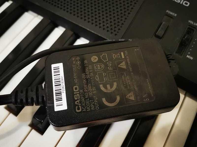 компютърна миди клавиатура CASIO LK-160 синтезатор с 5 октави и USB