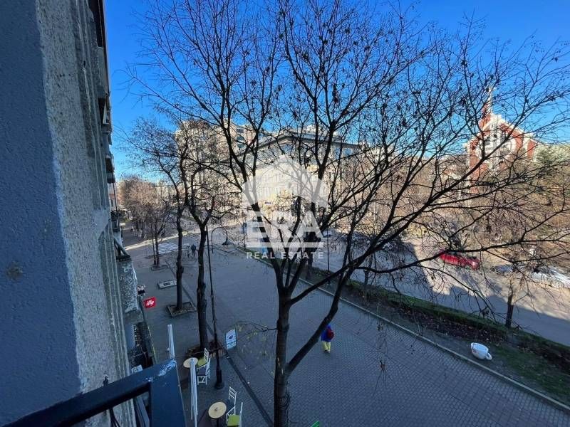 Двустаен, стилно обзаведен апартамент под наем, в идеалния център на В