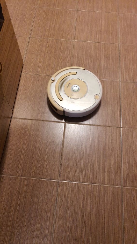 Робот прахосмукачка Irobot Roomba 531 с чисто нова батерия