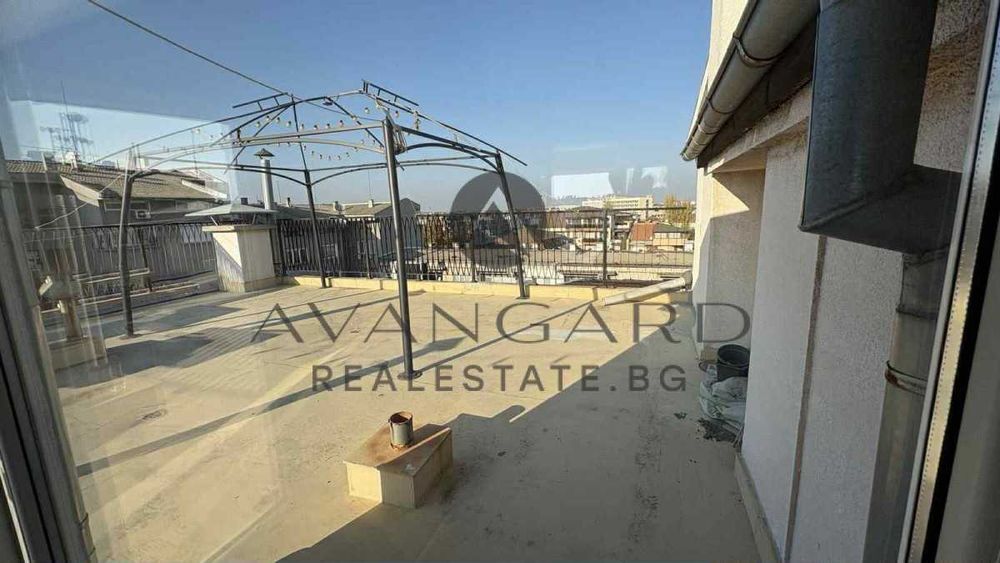 Продава се Тристаен апартамент в Пловдив, Кючук Париж - 195 кв.м за 1283 €/кв.м - Снимка #15