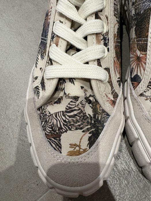 Нови обувки Medicine