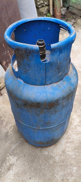 Продавам битова газова бутилка 10 кг.