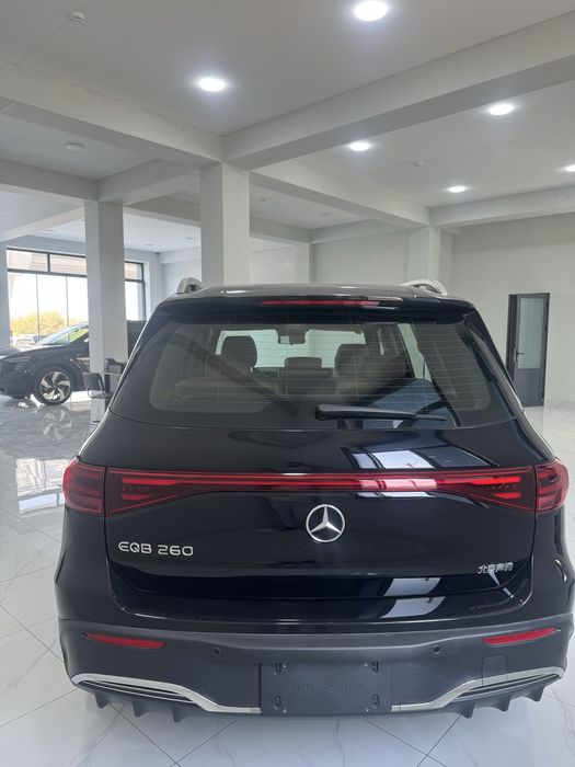 Mercedes-Benz EQB 260