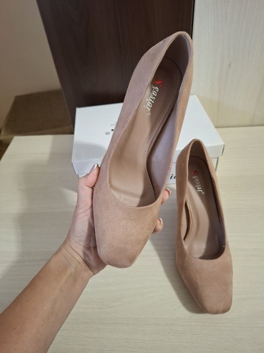 Pantofi dama ca noi