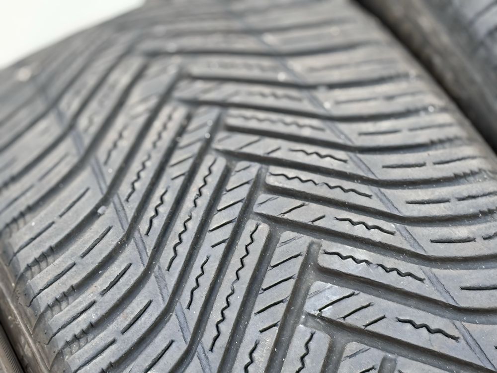 215/45/R17 Hankook Kinerbgy 4S 4бр всесезони dot2820