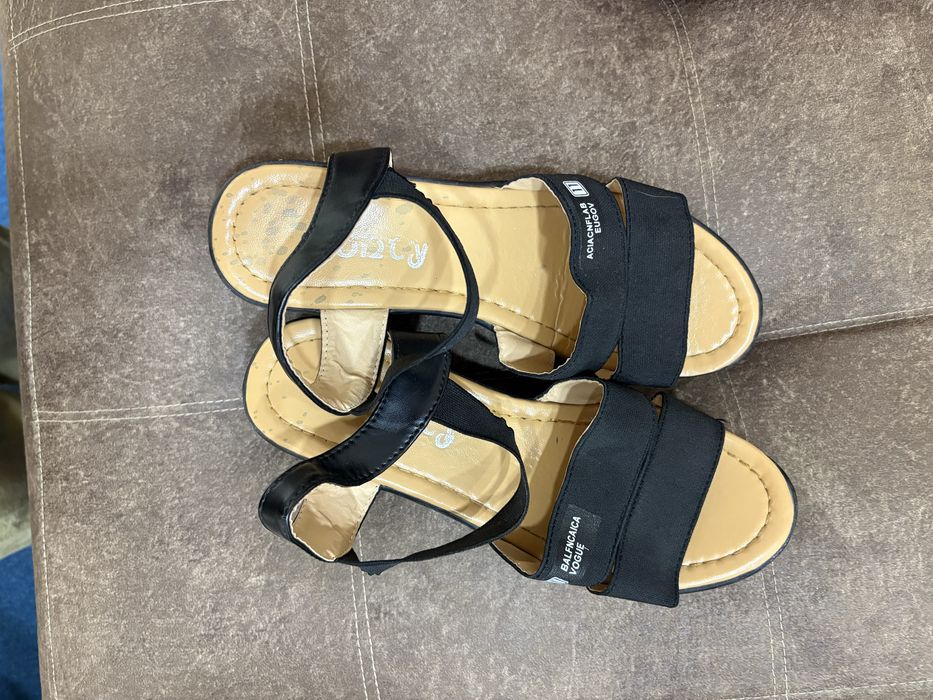 Обувь женская, кроссовки и туфли