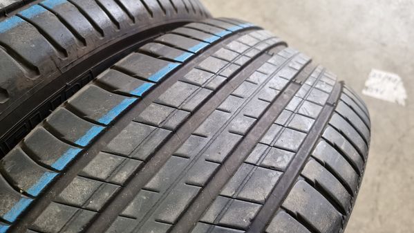 255/45/20/MICHELIN/4бр