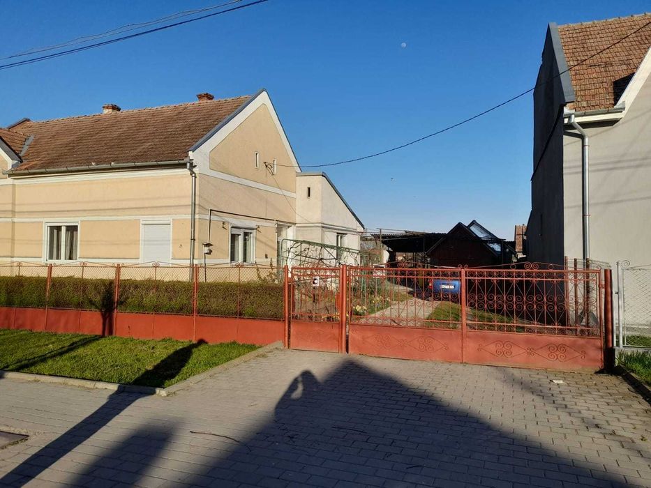 Casa de vanzare Iernut cu posibilitati de teren