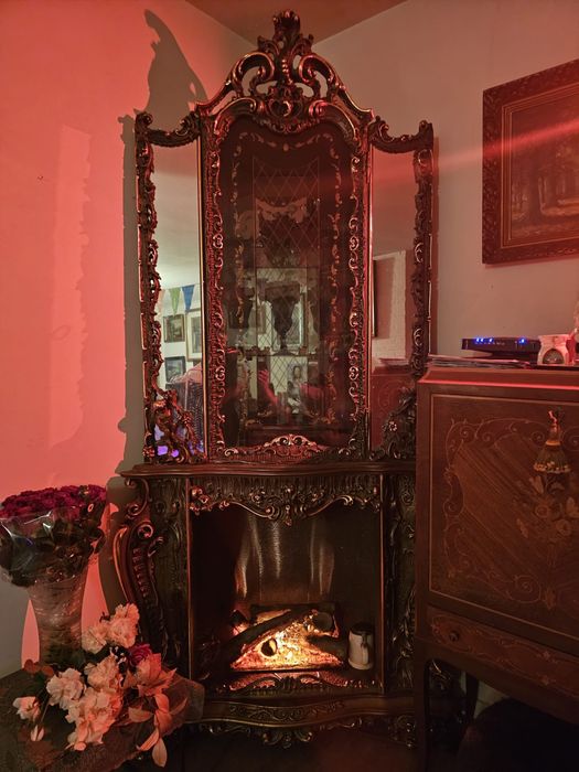 semineu cu vitrina de colt, baroc mobila antica vintage silik italia