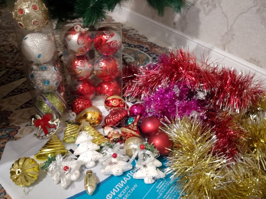 Продам елку с игрушками