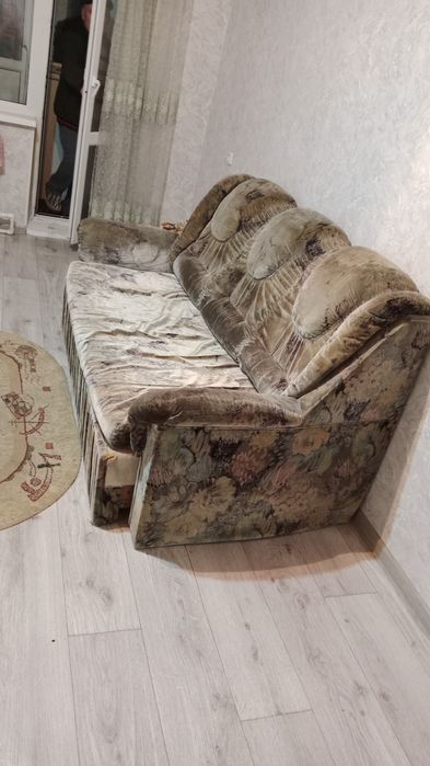 Продаю.диван бу ,в неплохом состоянии