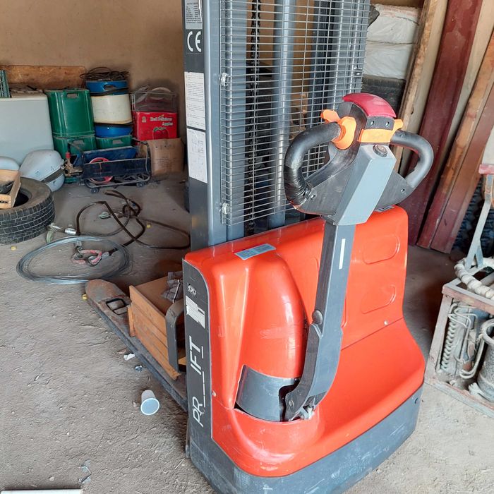 Электрический штабелер