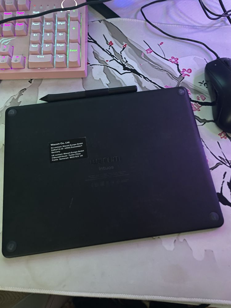 Графический планшет Wacom Intuos Medium CTL-6100WLK-N черный