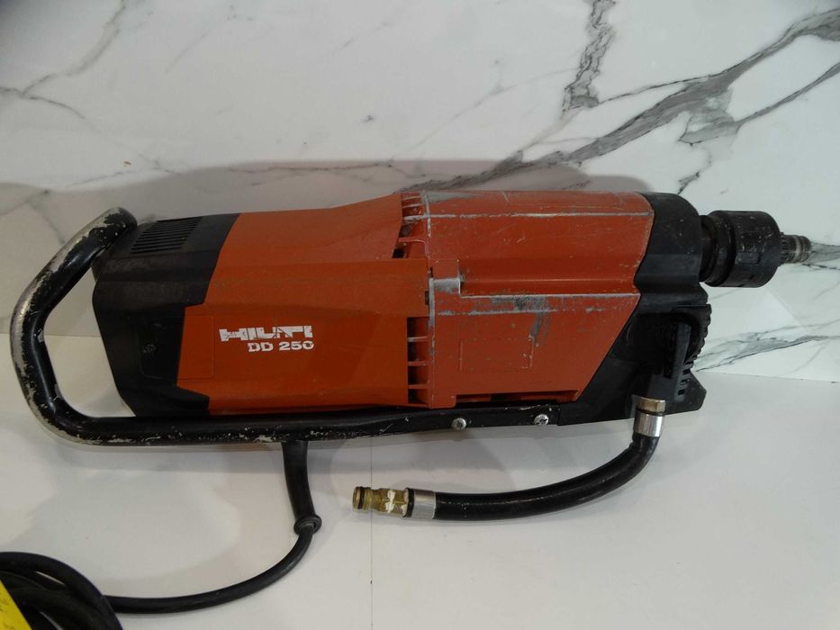 Hilti DD 250 - Диамантено пробивна машина