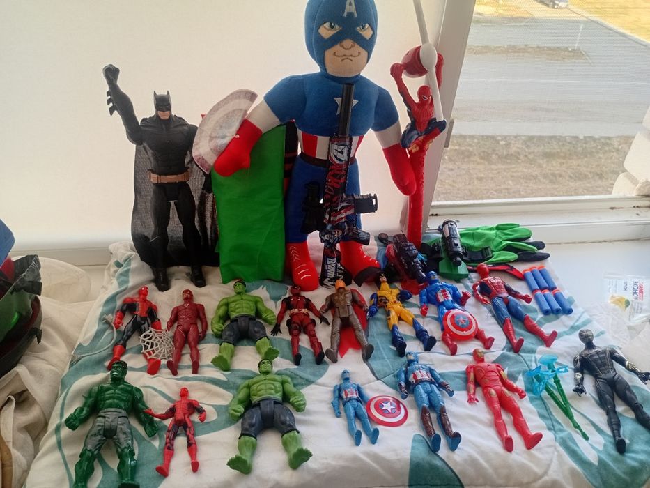 Фигурки Marvel продам