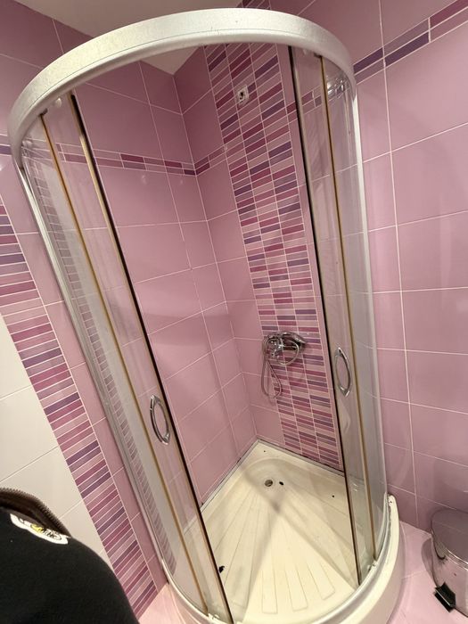 Душ кабина / мивка / оборудване за баня по 100бр