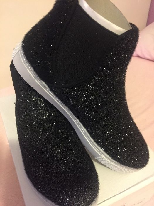 Продавам дамски боти с косъм