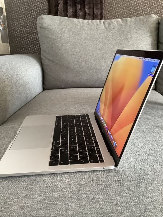 MacBook Pro 2017 нов