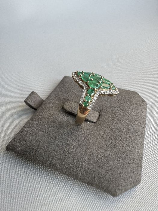Inel din aur, smaralde si cubic zirconia