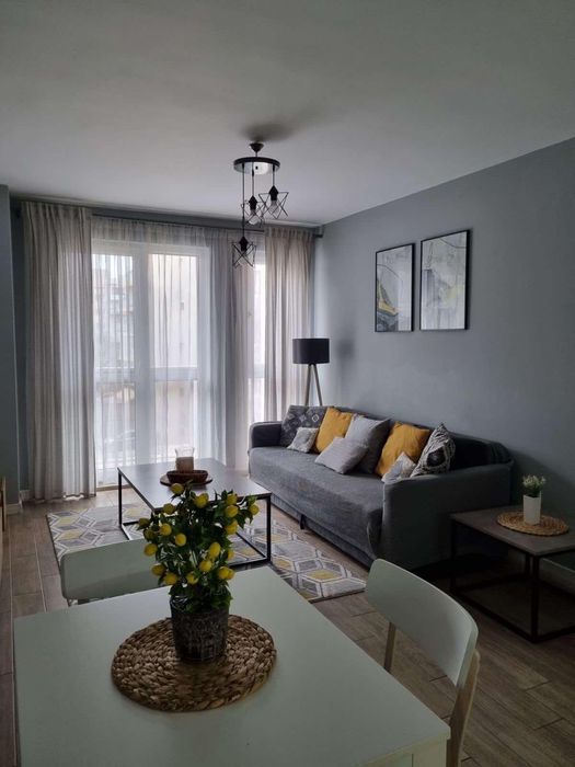 Дава се под наем Двустаен апартамент в Варна, Базар Левски - 76 кв.м за 500 € - Снимка #1