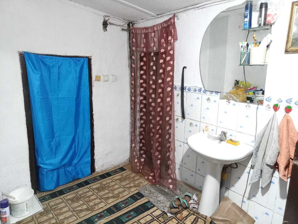 Продам дом с бассейном в центре