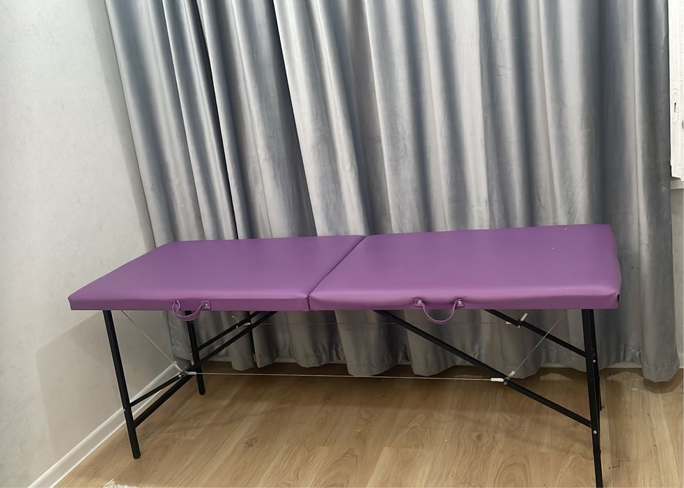 Кушетка почти новый с подущкам