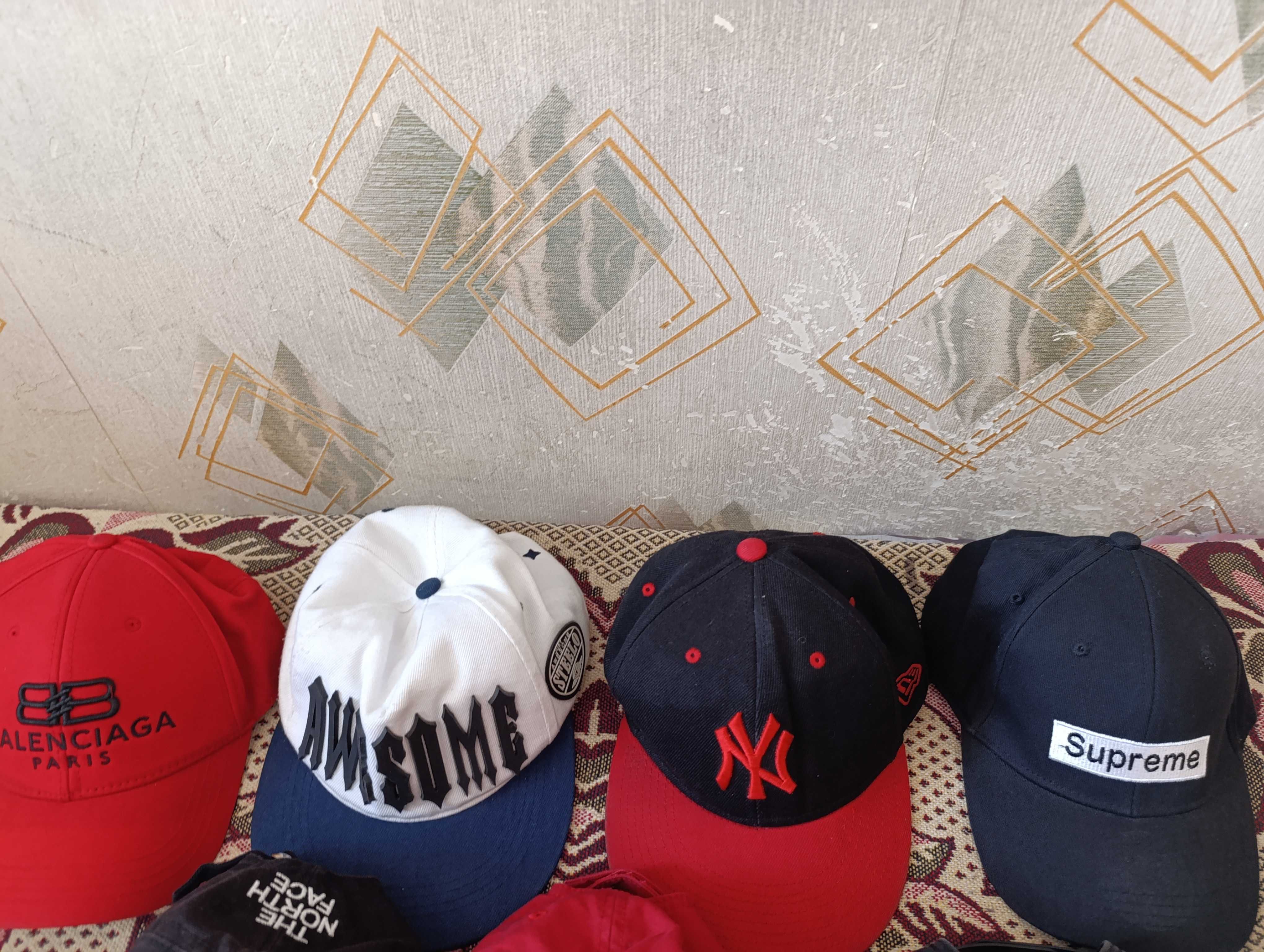 Продам бейсболки,недорого