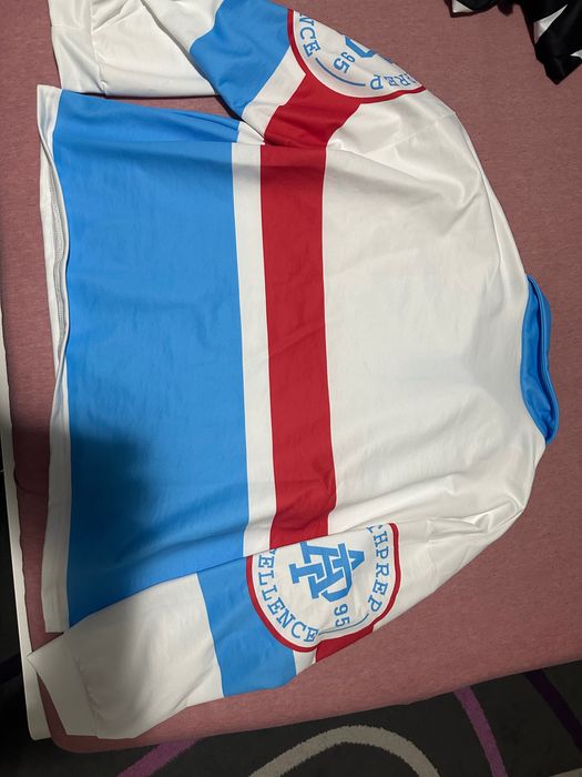 Нова блуза с дълъг ръкав