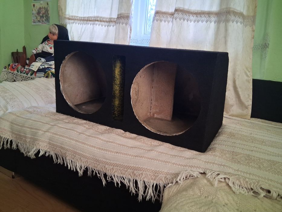 Vând incinta subwoofer dual 12inch