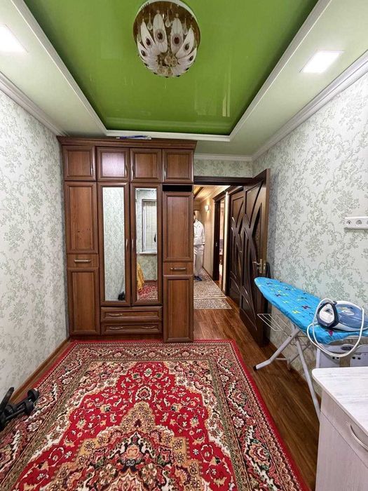 чиланзар,метро Хамза  3/3/4, балкон 2х6  70м2