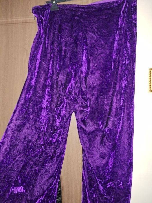 Pantaloni dama catifea  cu cracul larg/46