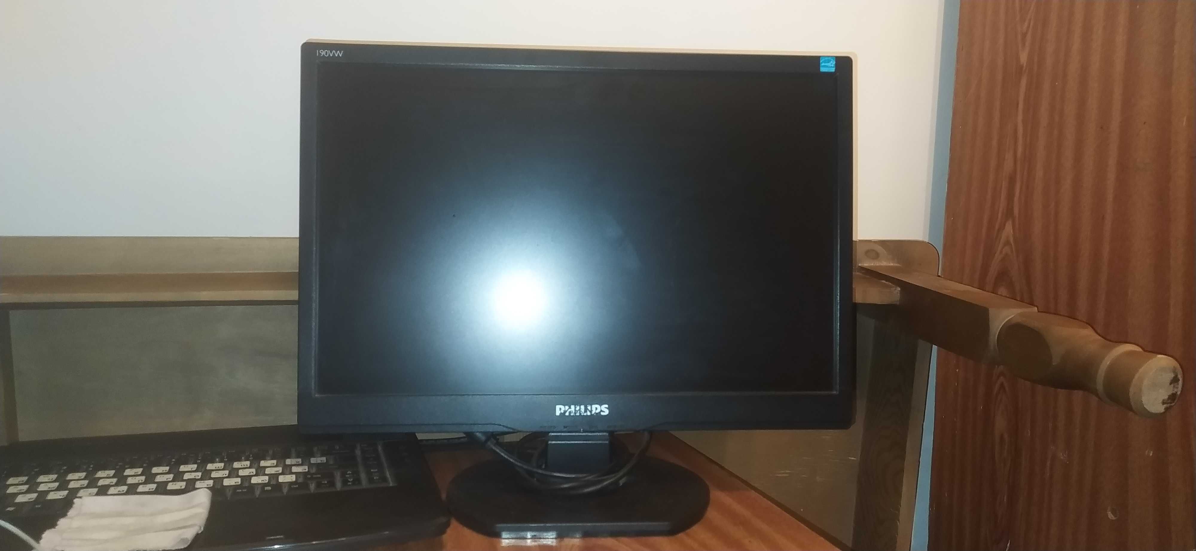 Монитор BenQ g700ad