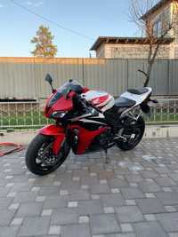 Продается мотоцикл Хонда Rr-600