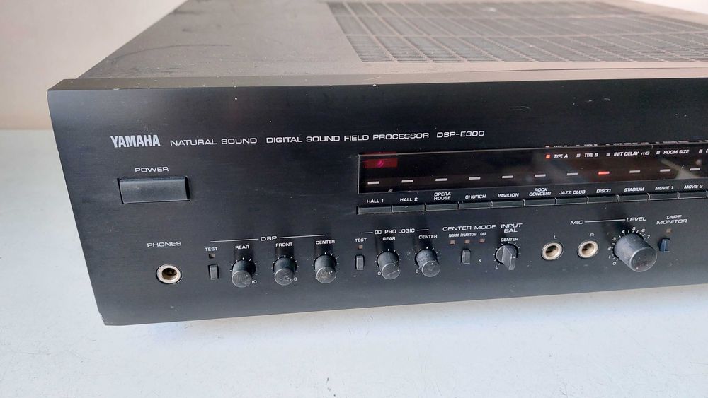 Yamaha DSP E300 natural sound field procesor muzica amplificator sunet