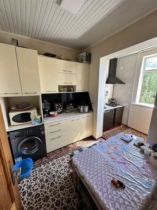 Продается 3 комнатная с баклном 1,5*6 Чиланзар 20д Арка