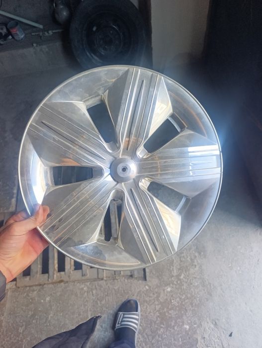 Qalpoq 13 lik sotiladi