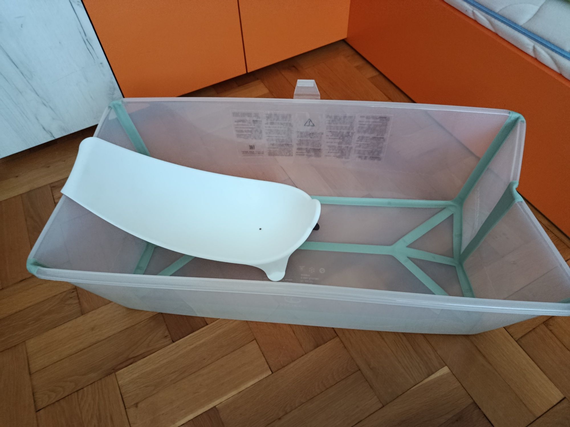 Stokke сгъваема ваничка XL с подложка за новородено