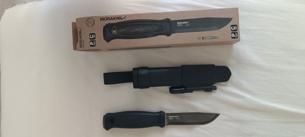 Vand cutite vânătoare