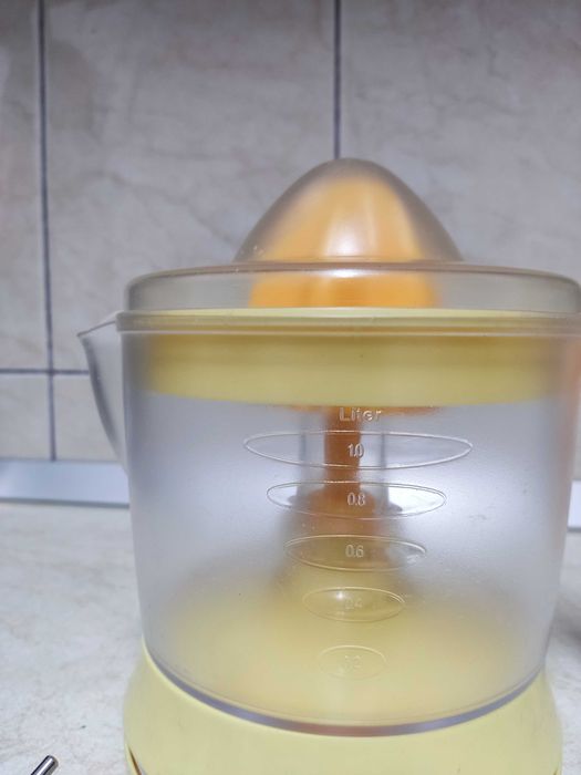 Storcator electric AFK pentru  citrice, capacitate 1 litru