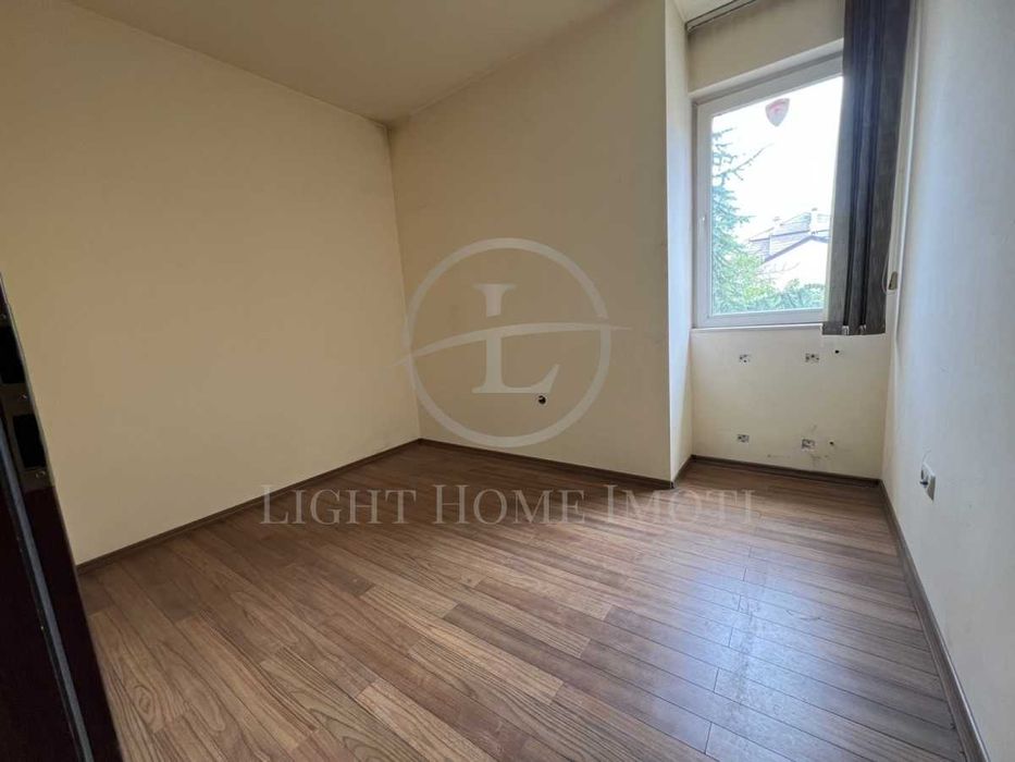 Продава се Многостаен апартамент в Пловдив, Център - 123 кв.м за 2025 €/кв.м - Снимка #4