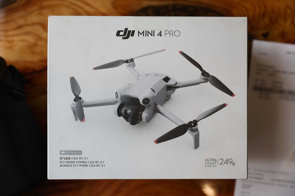 Дрон DJI Mini 4 Pro Fly More Combo