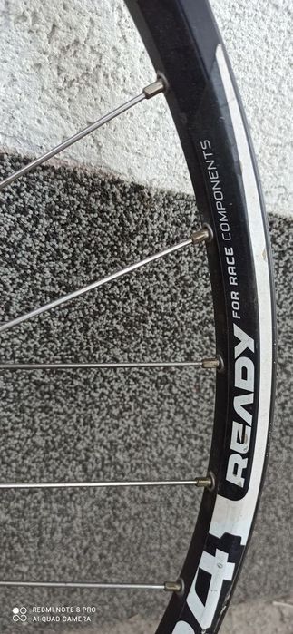 Roata față cu butuc Shimano