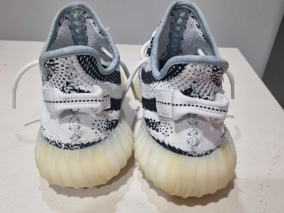 Adidas Yeezy Boost 350 V2 Zebra
