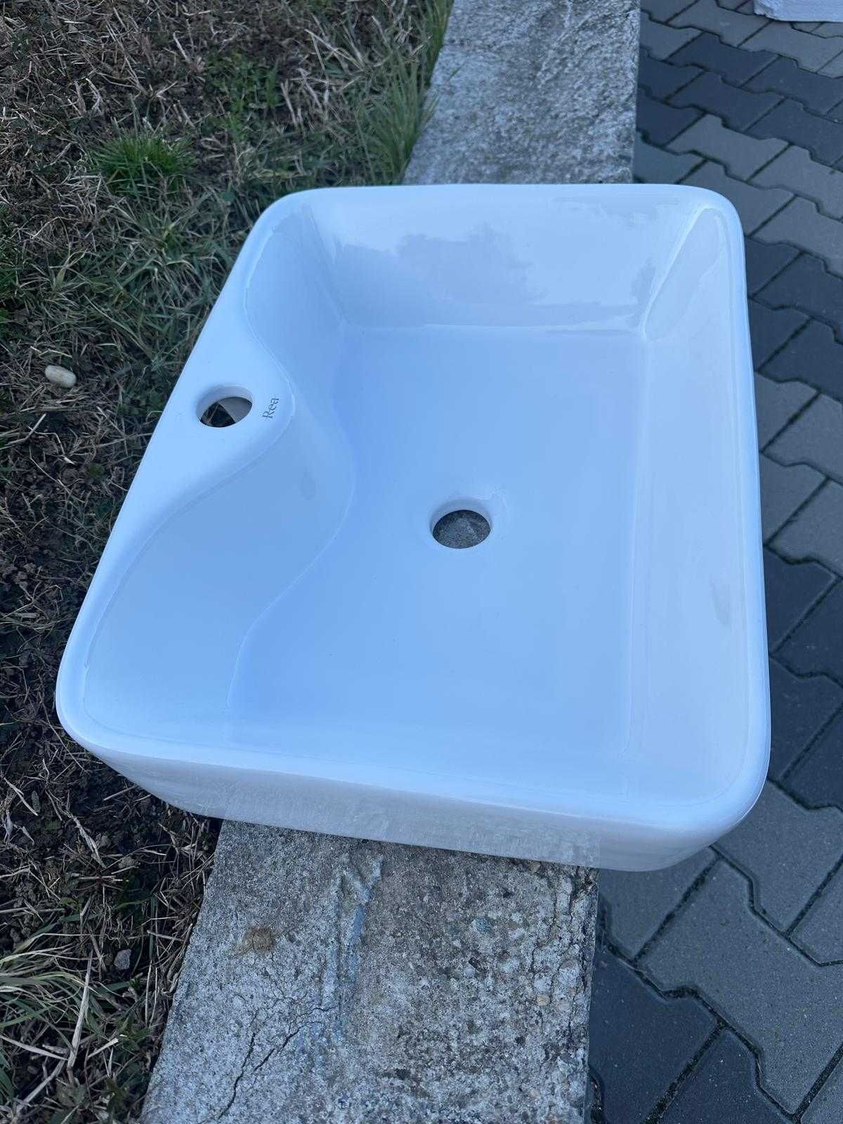 Lavoar, 49x38 cm, montaj pe blat, ceramica sanitara