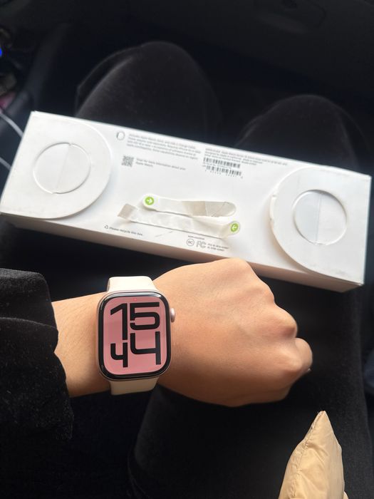 Iwatch 10 rose gold каробкалари бор строго оргинал 220$ келишамиз