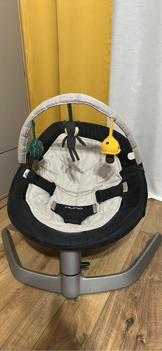 Balansoar Nuna leaf+ bara de jucarii