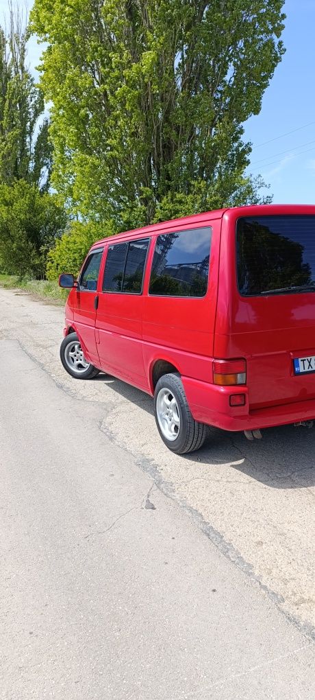VW T4 Multivan 2.5 TDI 102 к.с. цена до края на месеца