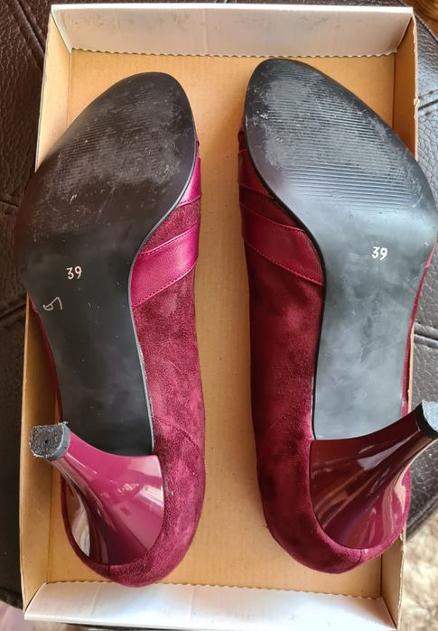 Pantofi din piele culoare visiniu si geanta plic asortata